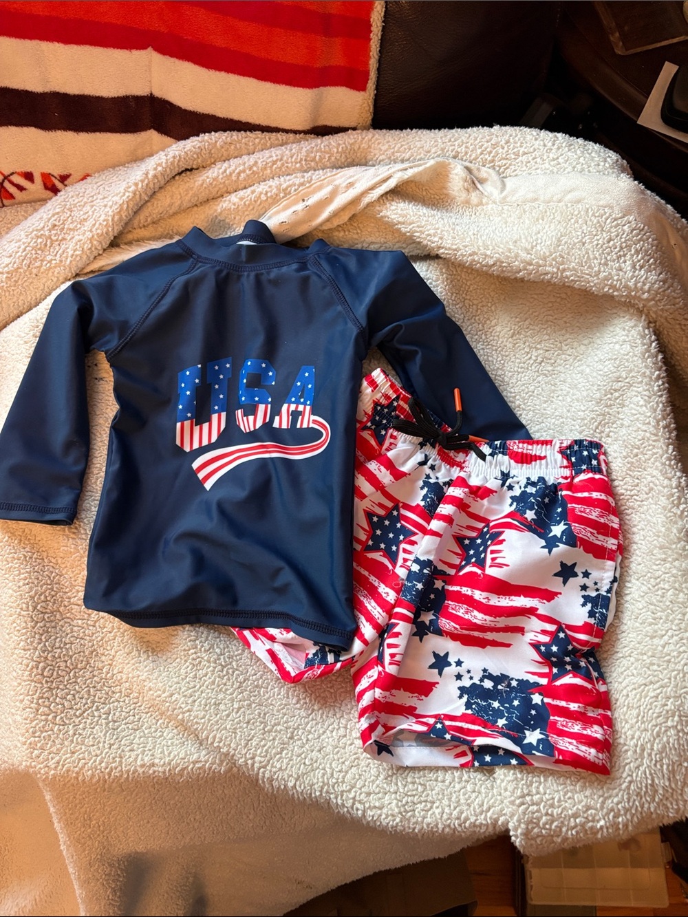 Kids Patriotic Long-Sleeve Navy Rash Guard with Patriotic Swim Shorts SZ 9-18 Mn